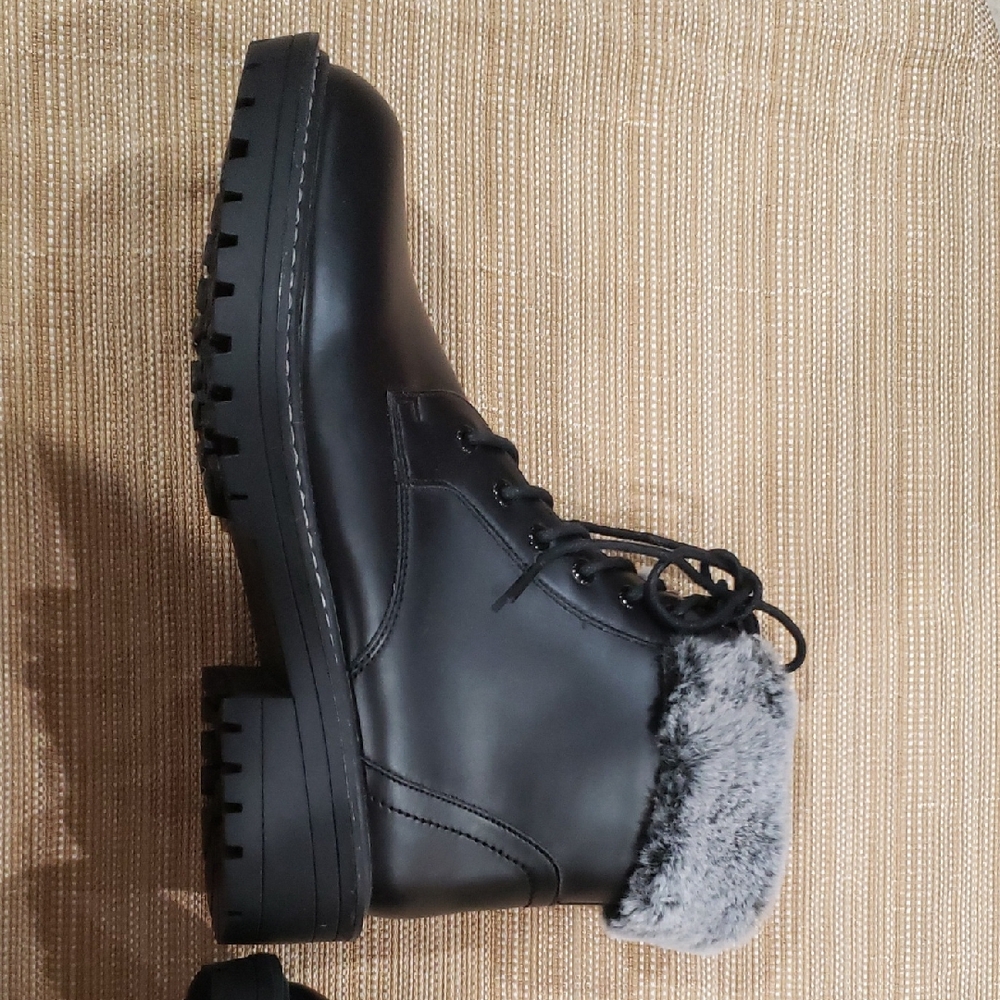 Women's Black Leather Boots with Faux Fur Lining